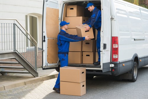 Removal truck hire vehicle ready for a Richmond move
